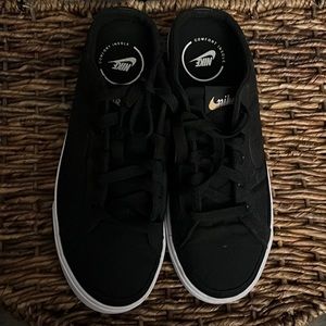 Nike Court Legacy Mule